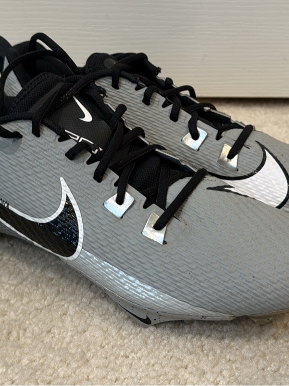 Nike Men’s Gray and Black Vapor Cleats